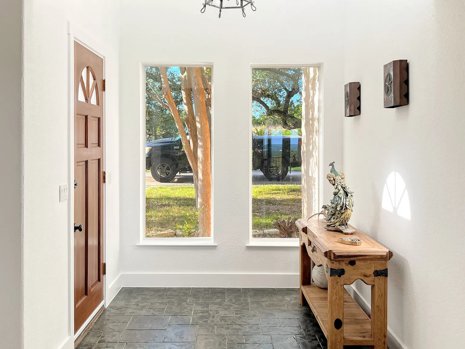 5 bed, 3400 sqft, $4,900 — Photo 3