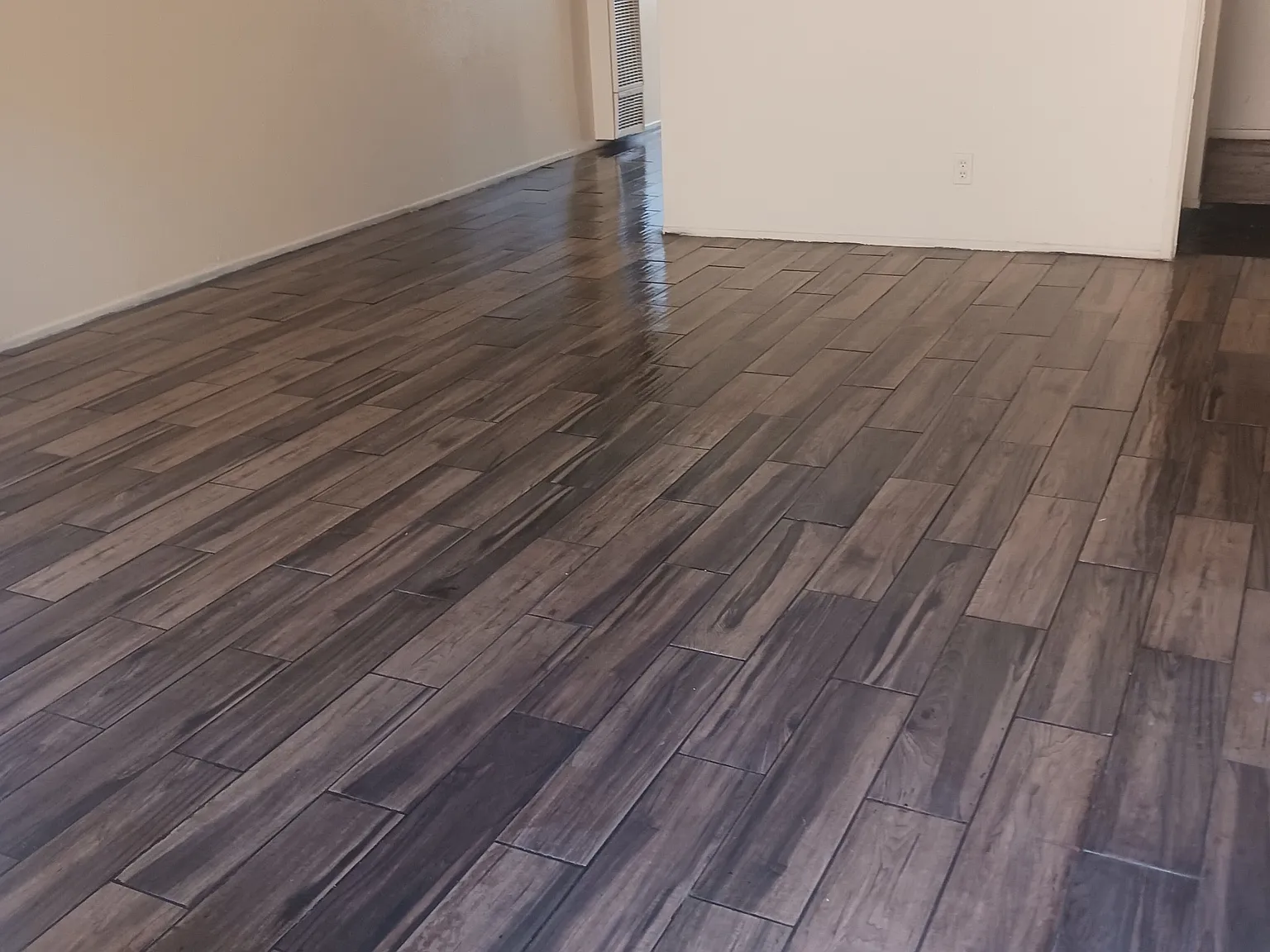 2 bed, 1.5 bath, 1095 sqft, $2,200 — Photo 3