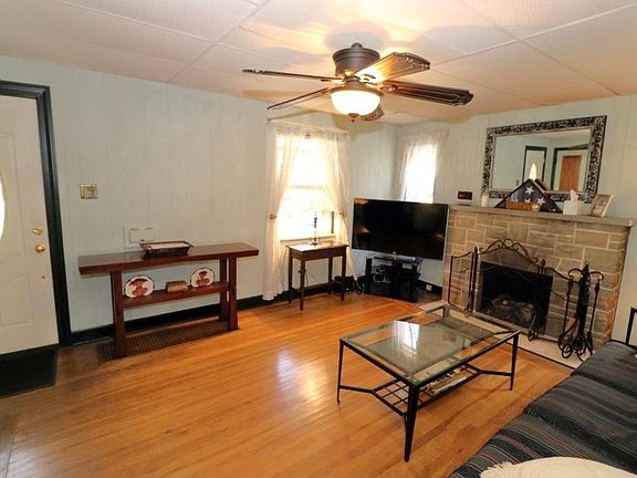 4th image of 3316 McLelland Ave
