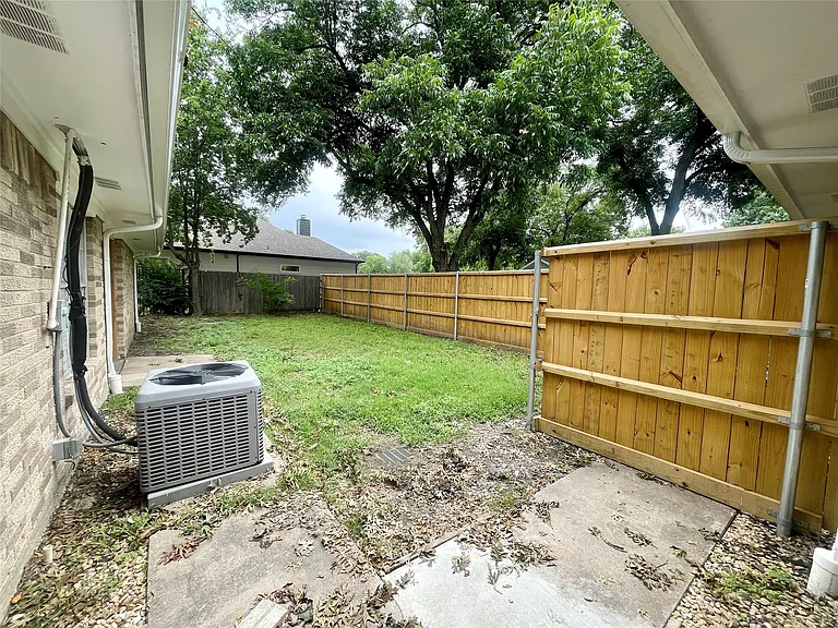 515 Maple St — Photo 16