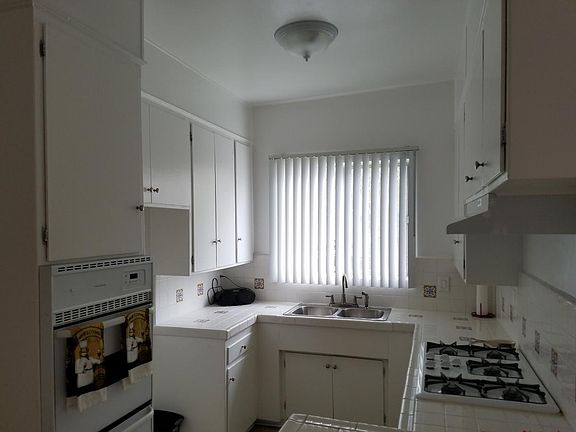 4th image of 5320 Corteen Pl APT 12