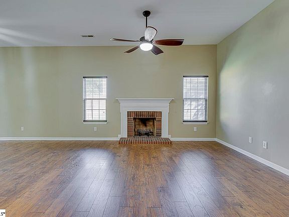 5th image of 22 Crossvine Way