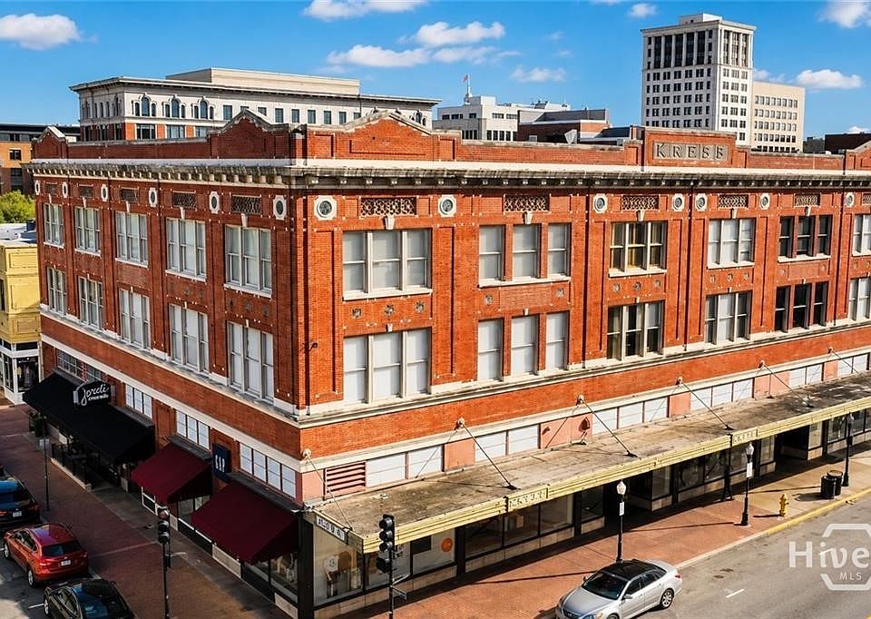 1st image of 122 W Broughton Street #202
