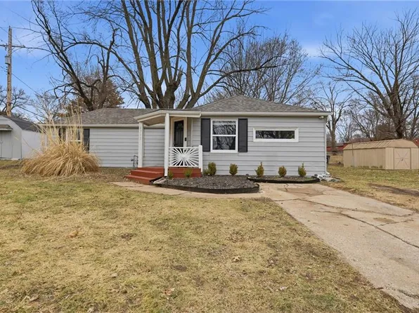 6713 S Elm St, Pleasant Valley, MO 64068