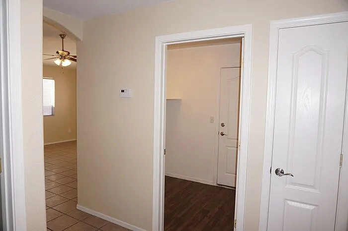 2201 S Saint Suzanne Dr — Photo 18