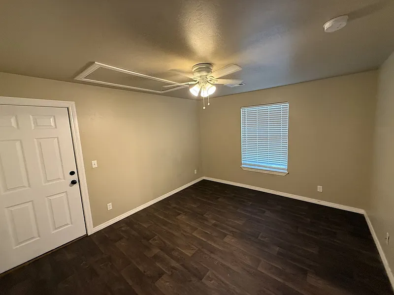 1 bed, 1.0 bath, $975 — Photo 4