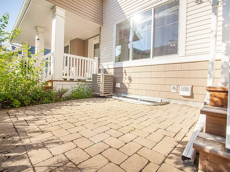 100 Southview Cres #1401 — Photo 28
