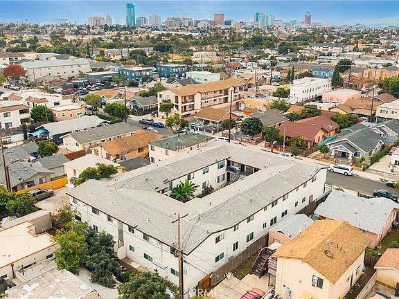 3rd image of 1050 Gaviota Ave