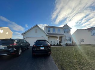 445 Mockingbird Ct, Lindenhurst, IL 60046