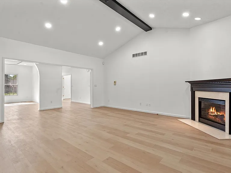 114 Heatherstone Dr #1 — Photo 8