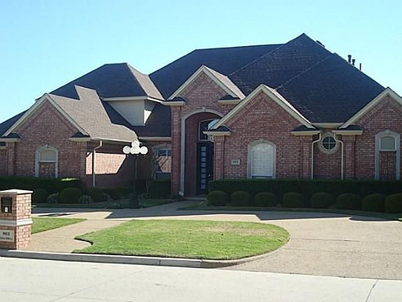 2nd image of 903 Glen Abbey Dr