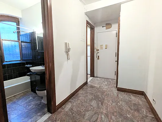 Rented by Manhattan Spaces | media 17