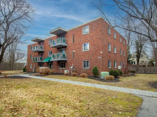 302 Commercial St APT 32, Braintree, MA 02184