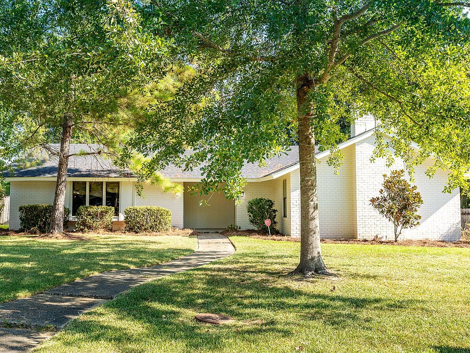 1st image of 115 Bellair Dr