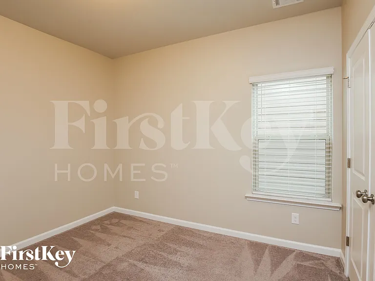 2119 Charcoal Ives Rd — Photo 11