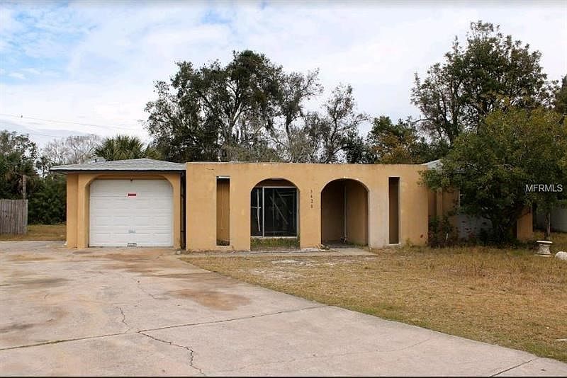 1st image of 3428 Bainbridge Dr