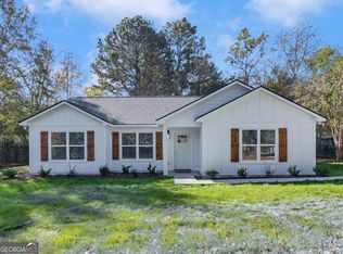 83 Skyland Dr E, Locust Grove, GA 30248