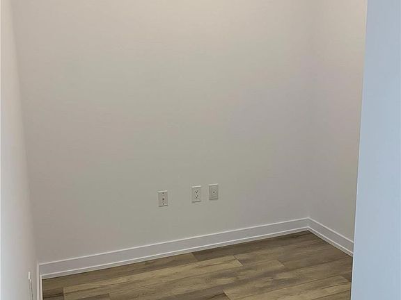 3rd image of 5055 Greenlane #502