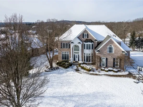 4025 Meadowvale Ct, Akron, OH 44333