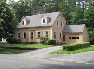 33 Saxon Rd, Worcester, MA 01602