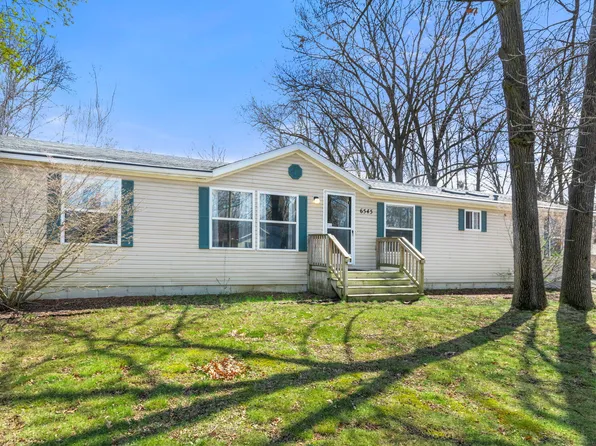 6545 Hiller St, Whitmore Lake, MI 48189