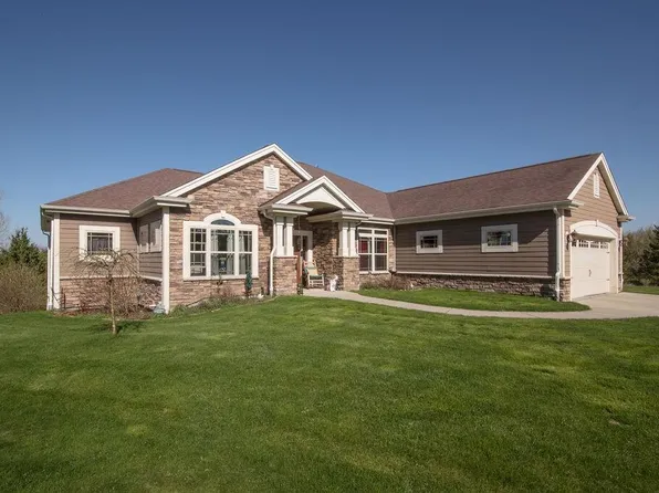 N5194 Blue Valley ROAD, Hartford, WI 53027