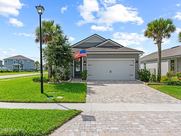21 Creekmore Dr — Photo 1