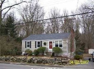 126 Little Meadow Rd, Guilford, CT 06437