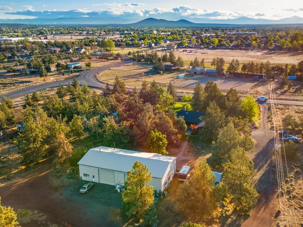 1686 NE Negus Way, Redmond, OR 97756