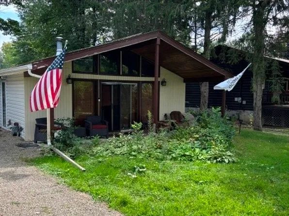 11692 Oakwood Rd, Conneaut Lake, PA 16316