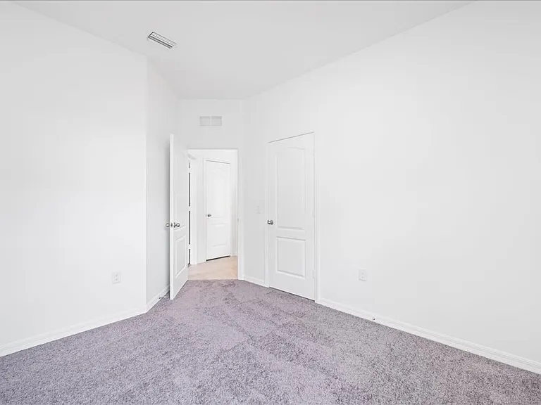2928 NW 27th St — Photo 25