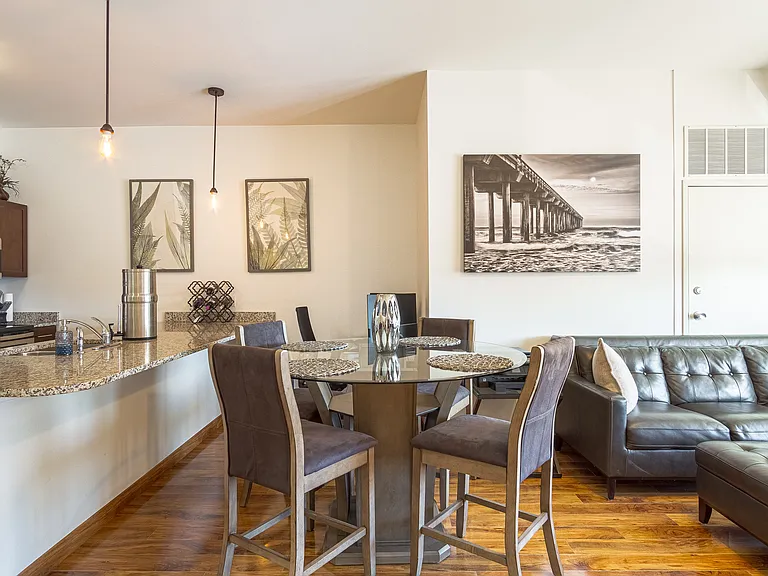 134 N Leroy St #302 — Photo 6