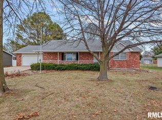 159 Bobby Dr, Divernon, IL 62530