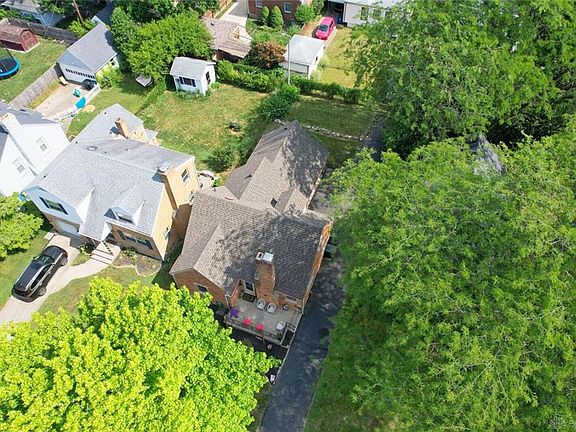 2nd image of 829 Westminster Pl