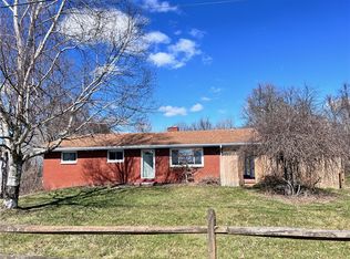 40 Chestnut St, Coal Center, PA 15423