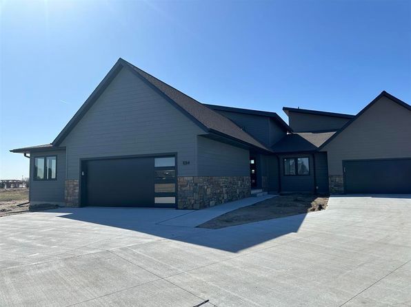 1014 17th Ave, Kearney, NE 68845