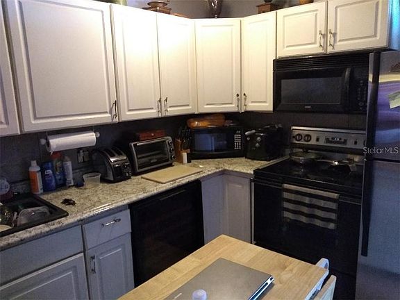 2nd image of 761 Crestview Dr