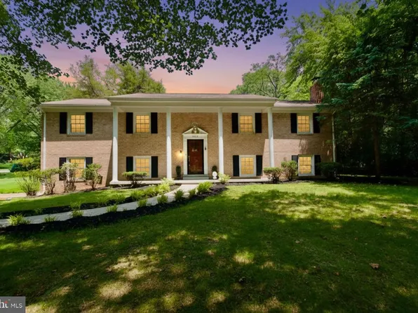 7409 Range Rd, Alexandria, VA 22306