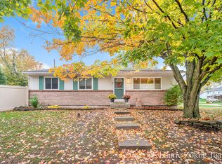 606 Ferndale Ave NW, Grand Rapids, MI 49534