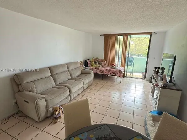 1825 W 44th Pl APT 208, Hialeah, FL 33012
