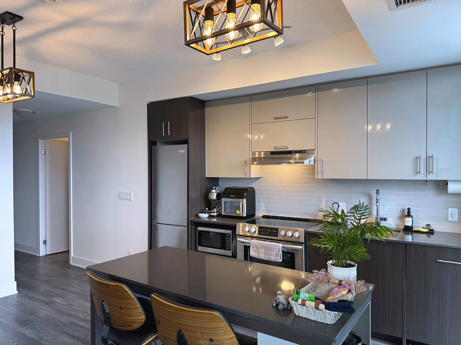 188 Fairview Mall Dr #1007 photo 1
