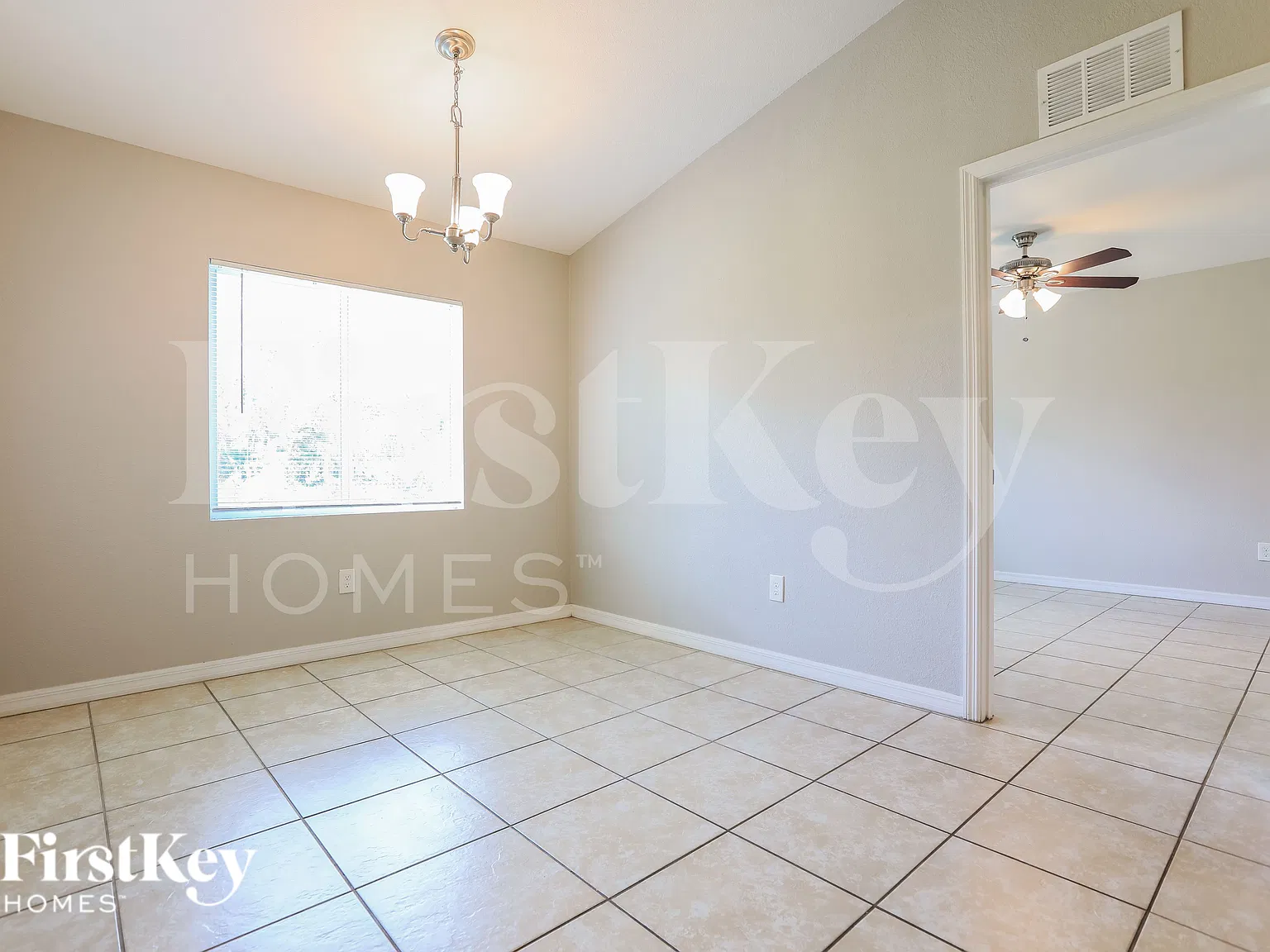 3 bed, 2.0 bath, 1323 sqft, $1,990 — Photo 4