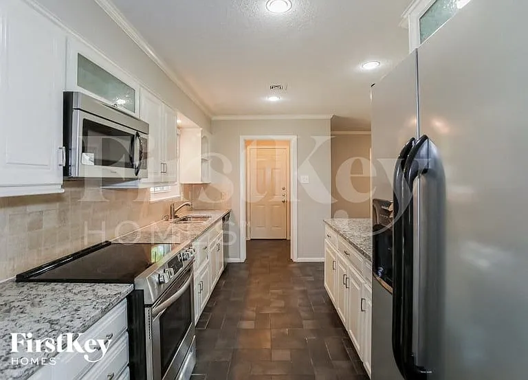 3439 Timberview Rd — Photo 6