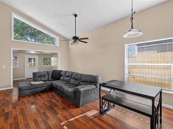 5th image of 1243 Pin Oak Dr