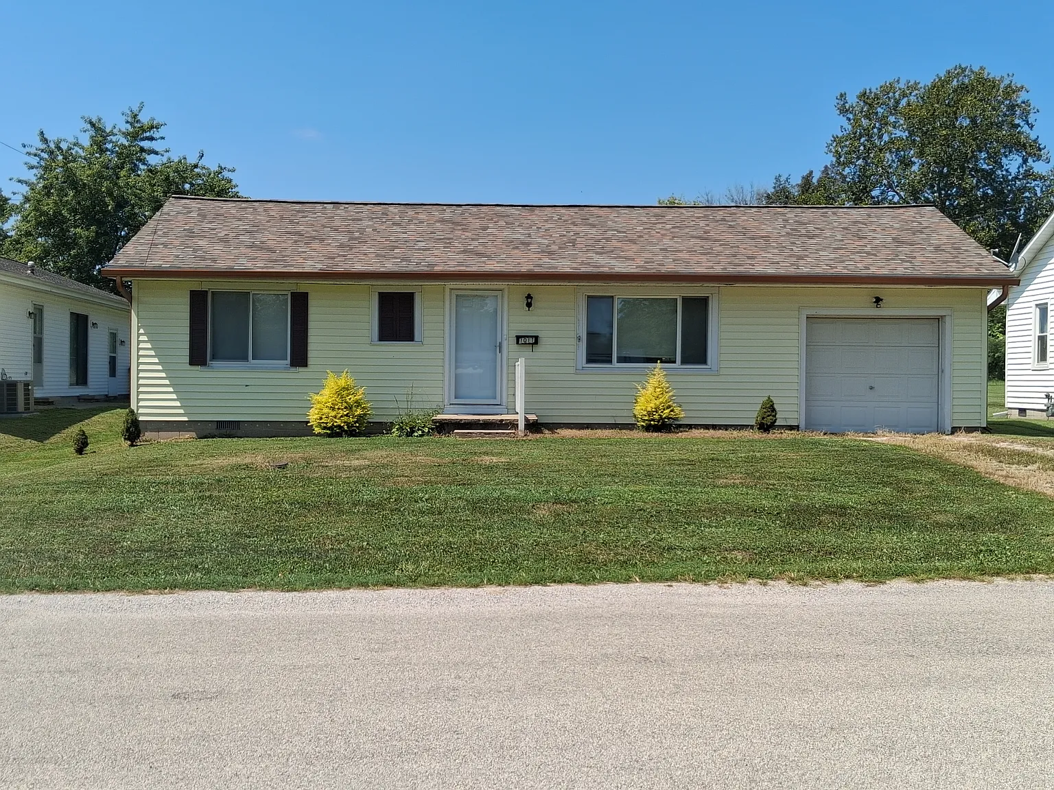 3 bed, 1080 sqft, $1,000 — Photo 1