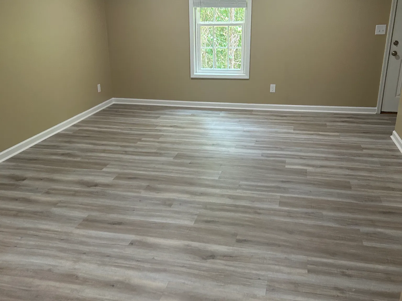 1001 Wax Rd SE — Photo 2