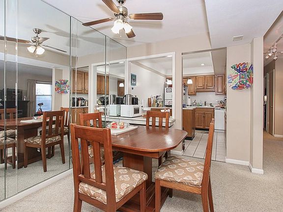 5th image of 2109 Glouchester Dr
