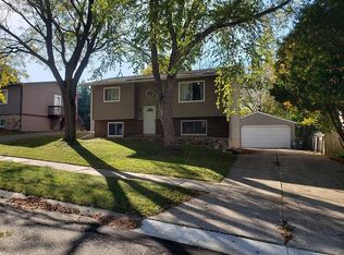 419 41st Ave NW, Rochester, MN 55901