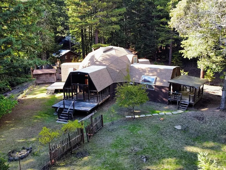 8080 Surprise Valley Rd — Photo 34