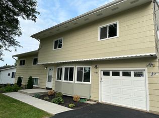 16 Green Clover Dr, Henrietta, NY 14467